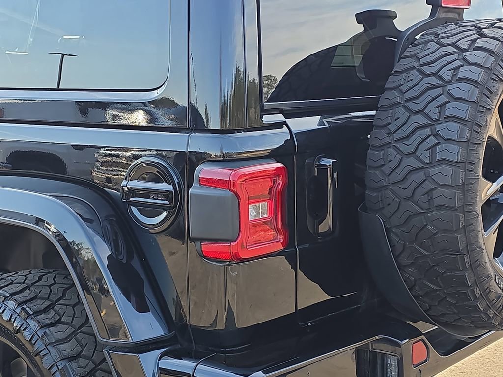 Used 2021 Jeep Wrangler Unlimited Sahara image 39