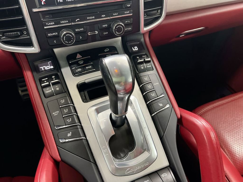 Used 2016 Porsche Cayenne GTS AWD/4WD image 18