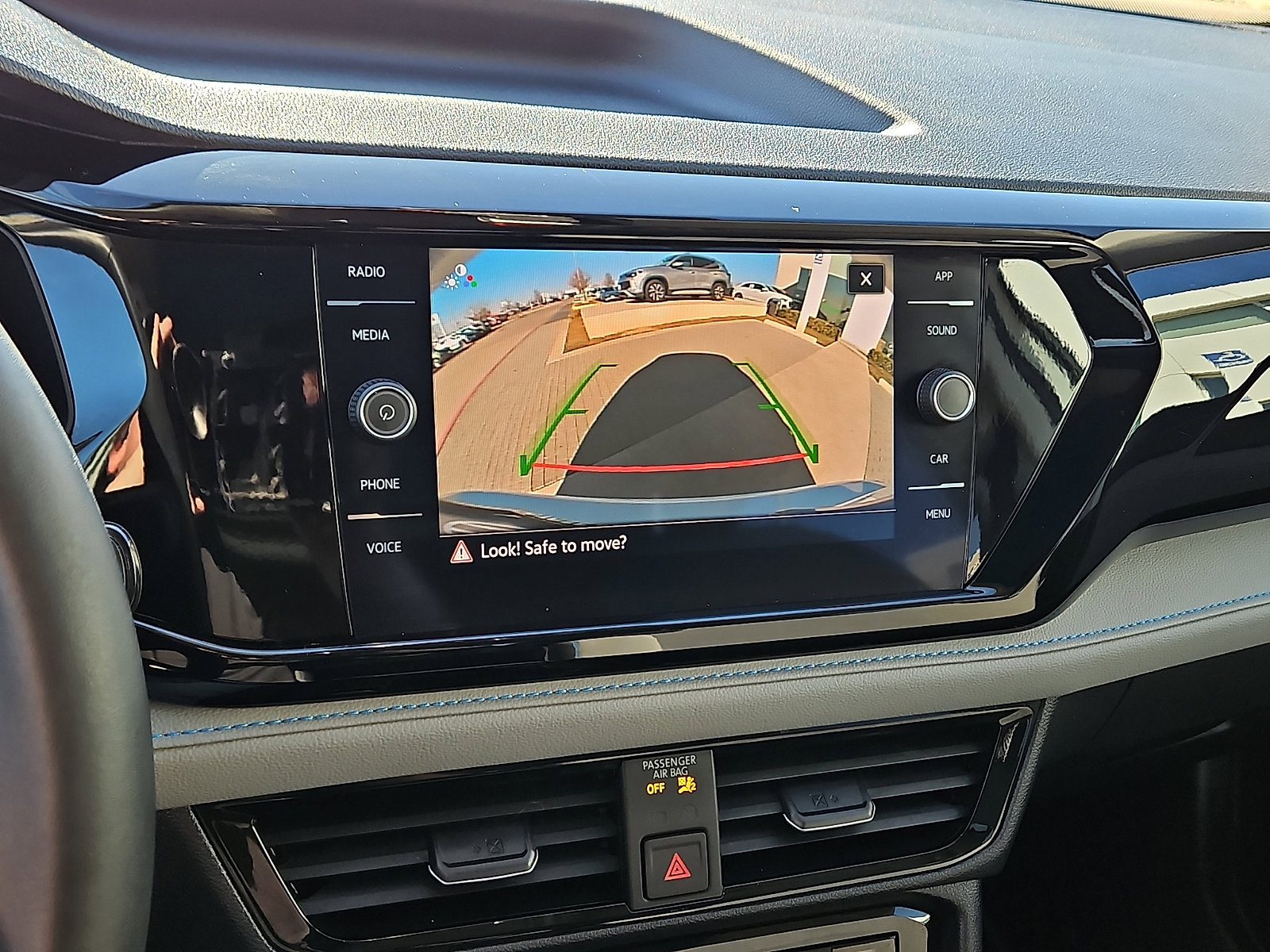 Certified 2024 Volkswagen Taos SE image 15