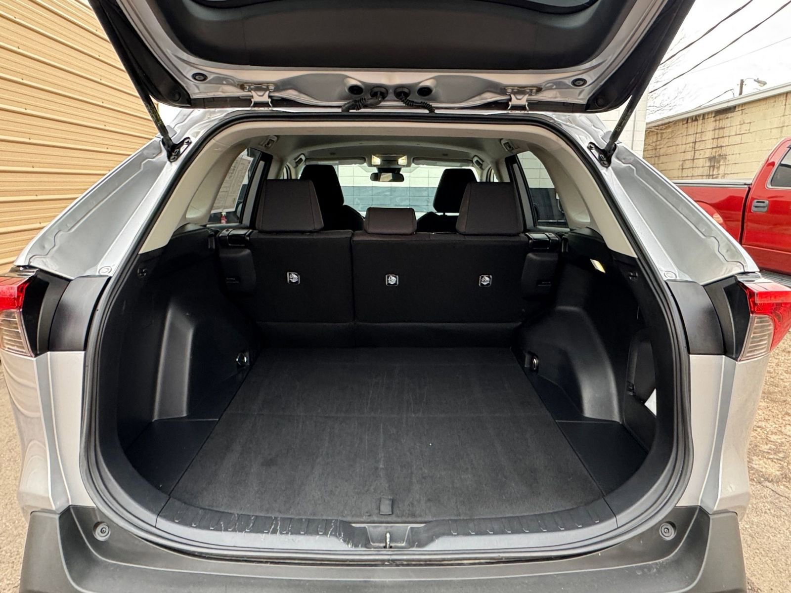 Used 2025 Toyota RAV4 LE image 30