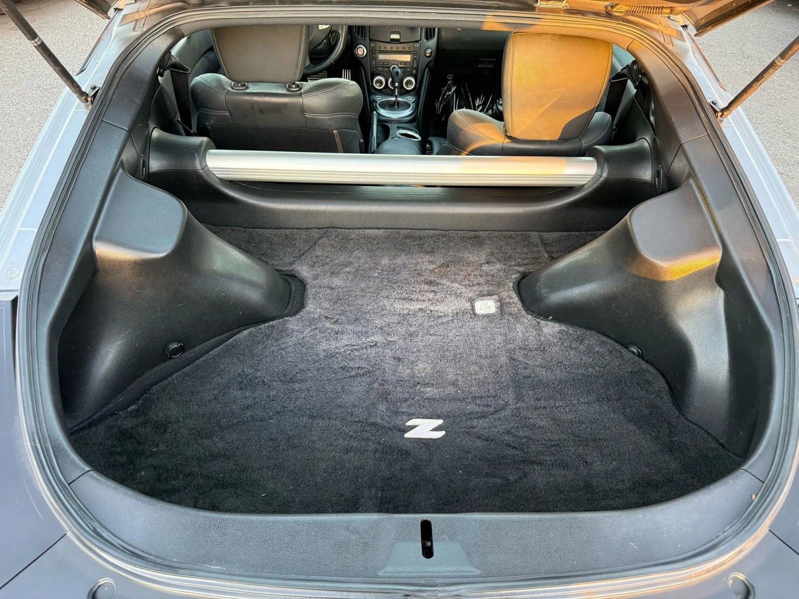 Used 2009 Nissan 370Z Touring w/ Sport Pkg RWD image 11