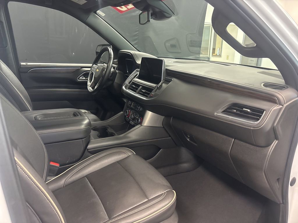 Used 2023 Chevrolet Suburban Premier image 13