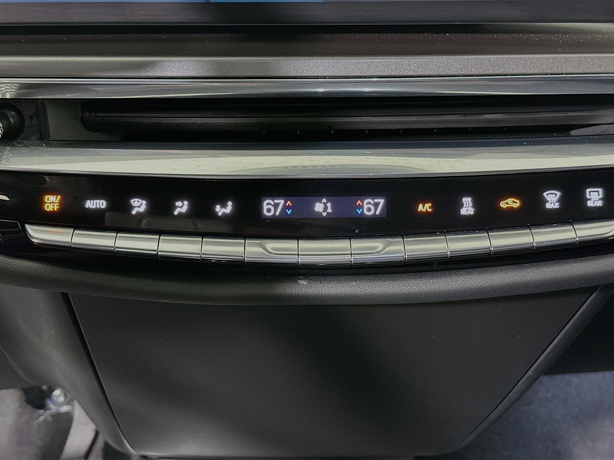 Used 2024 Cadillac Lyriq Tech image 23