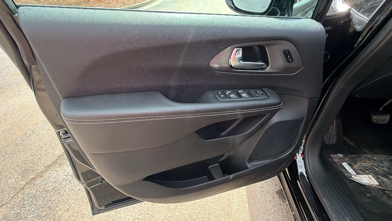 New 2026 Chrysler Pacifica Select FWD image 14