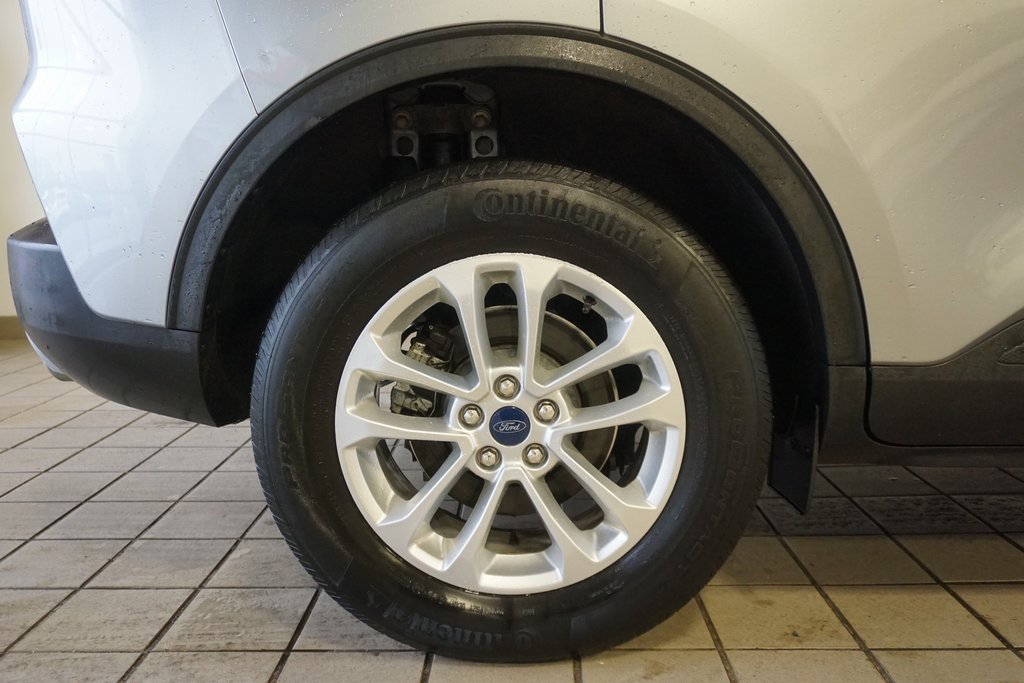 Used 2022 Ford Escape SE w/ Cold Weather Package image 31