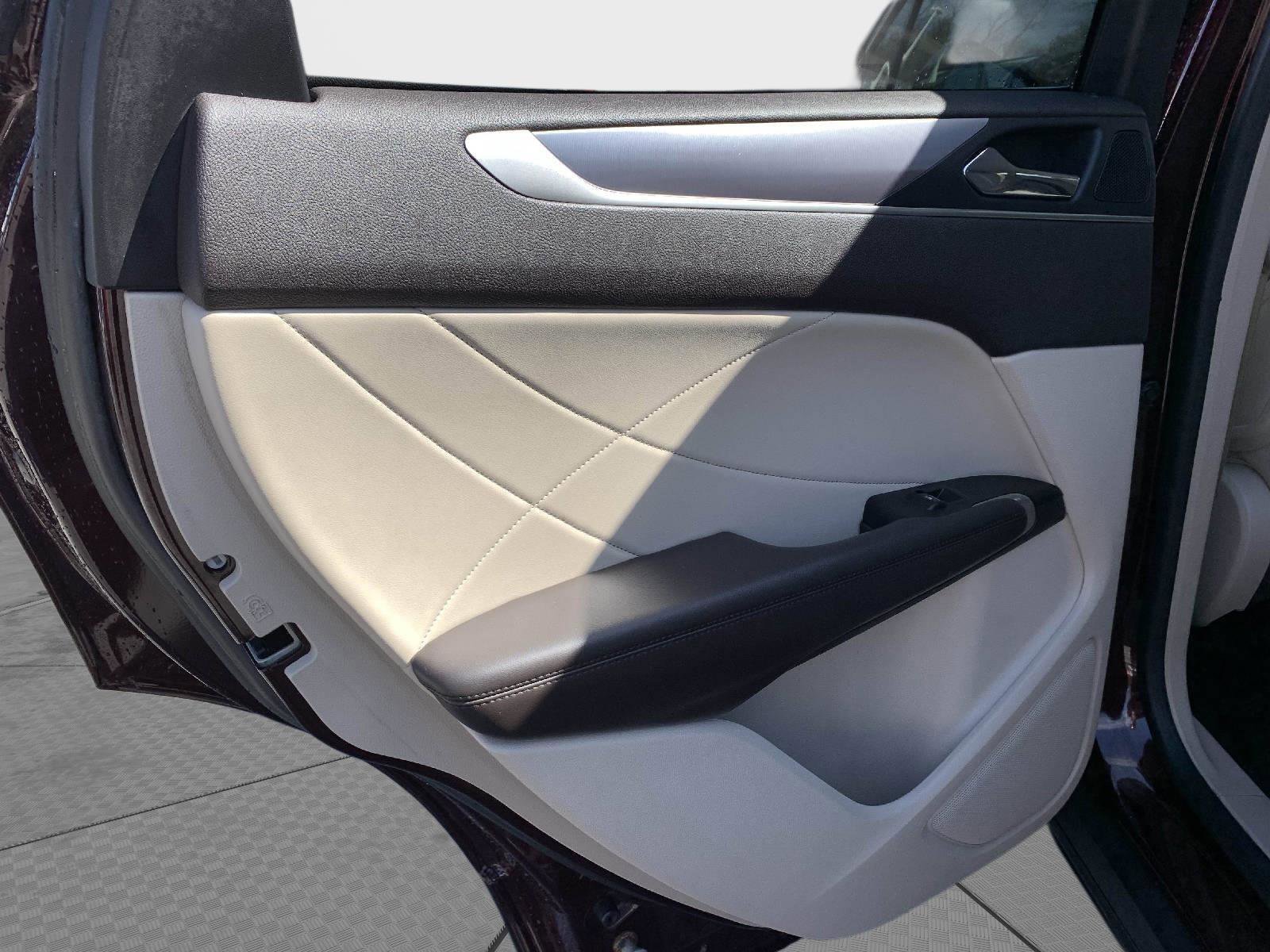 Used 2019 Lincoln MKC Premiere image 38