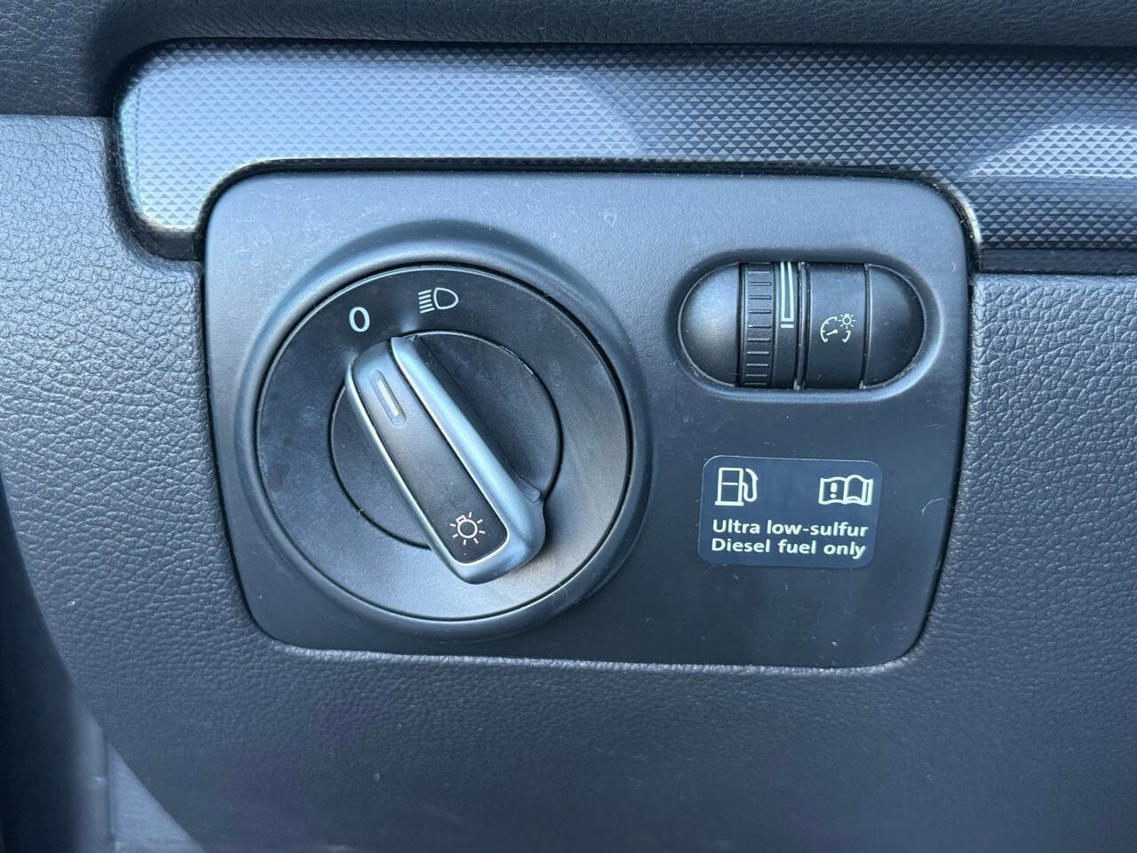 Used 2010 Volkswagen Jetta TDI FWD image 31