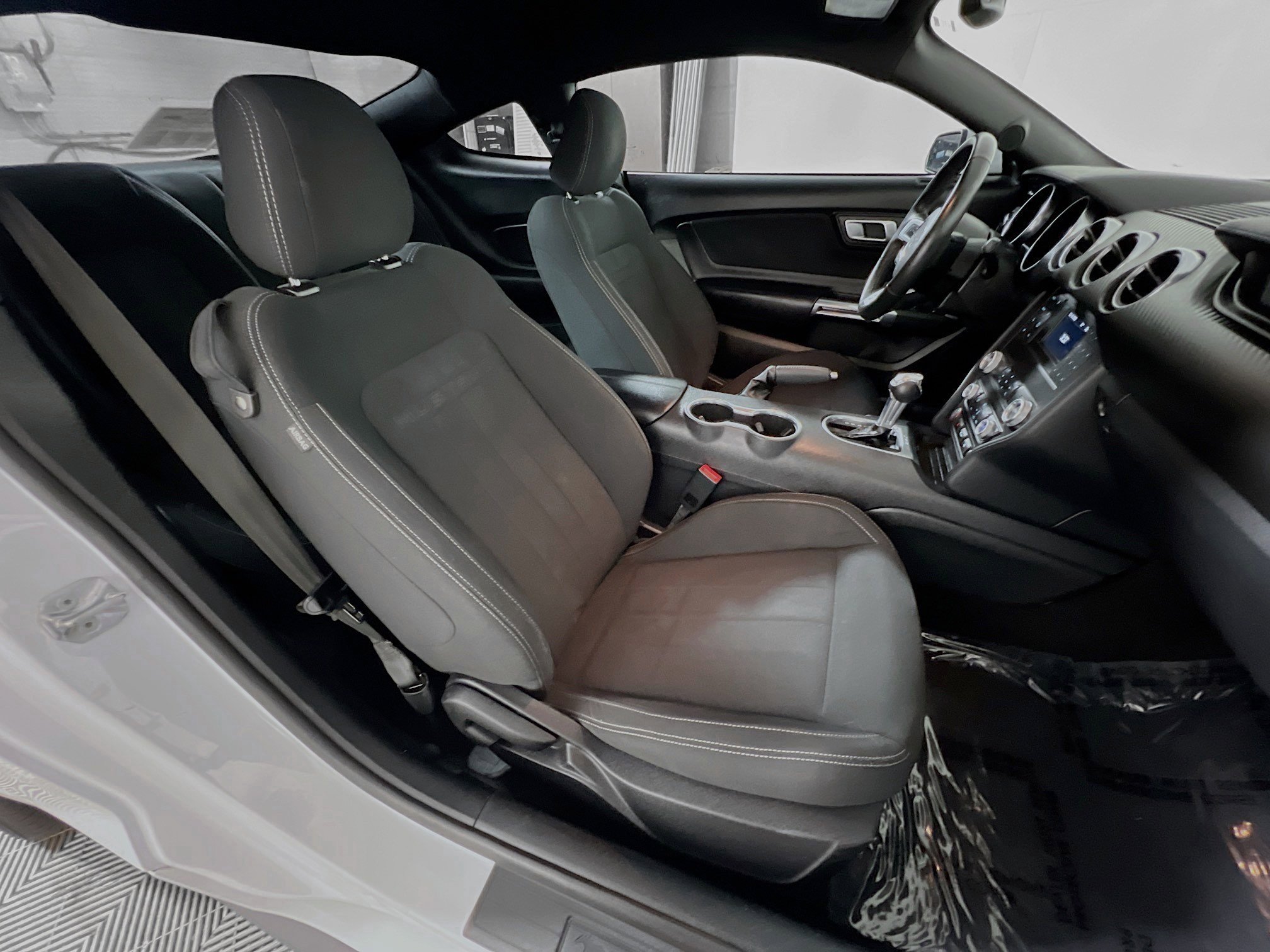 Used 2021 Ford Mustang EcoBoost image 32