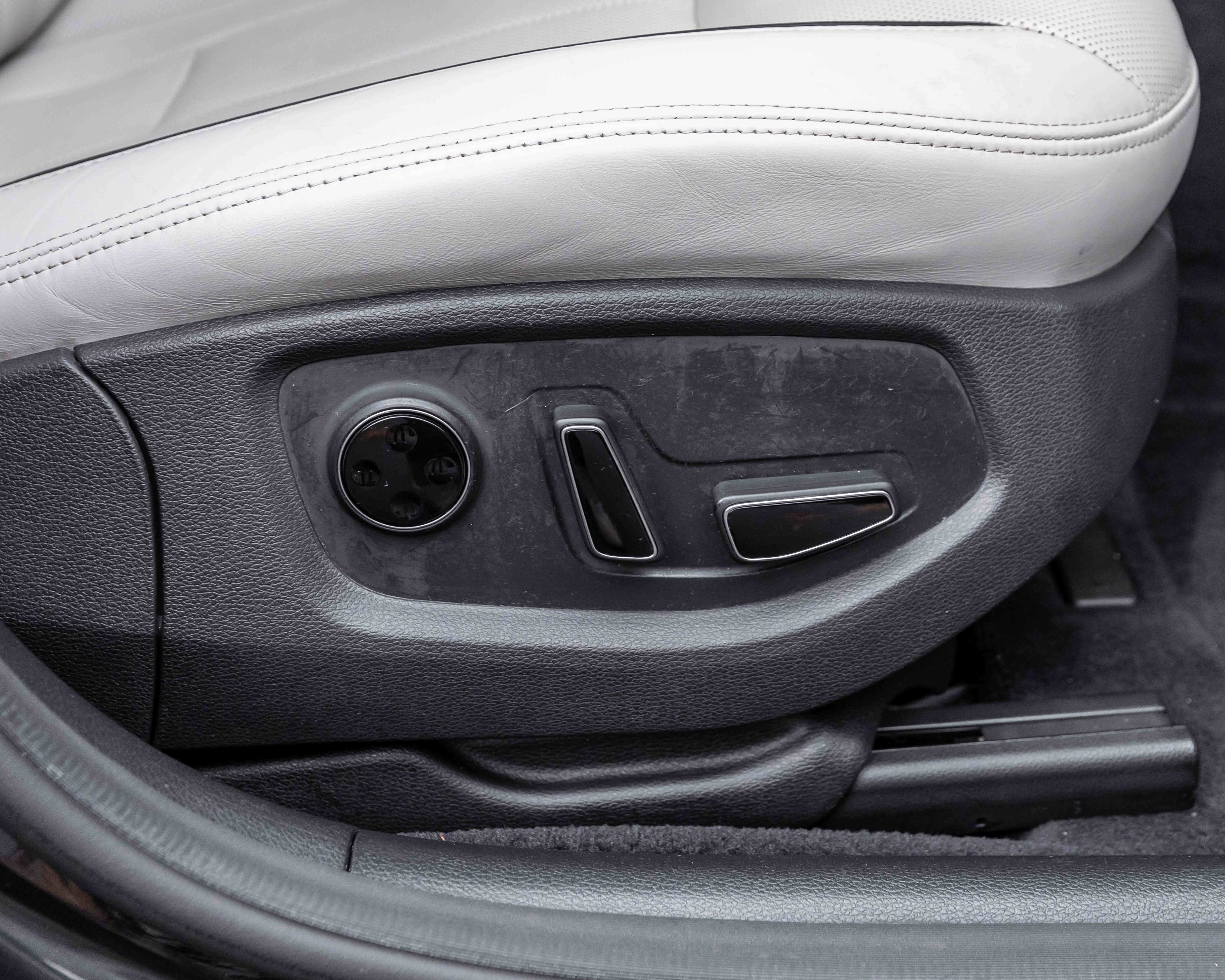 Used 2017 Genesis G80 5.0 Ultimate image 70