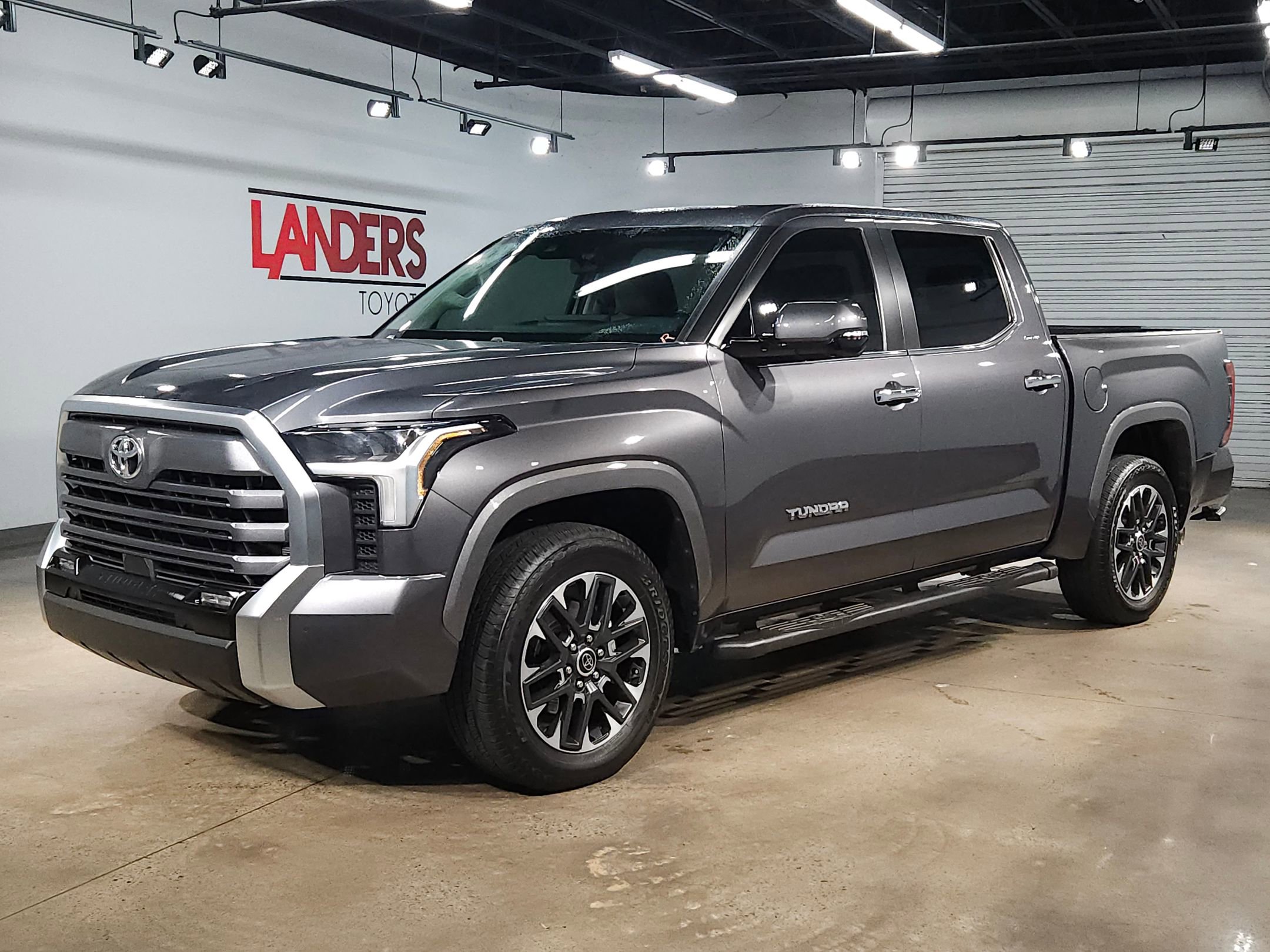Used 2024 Toyota Tundra Limited image 3