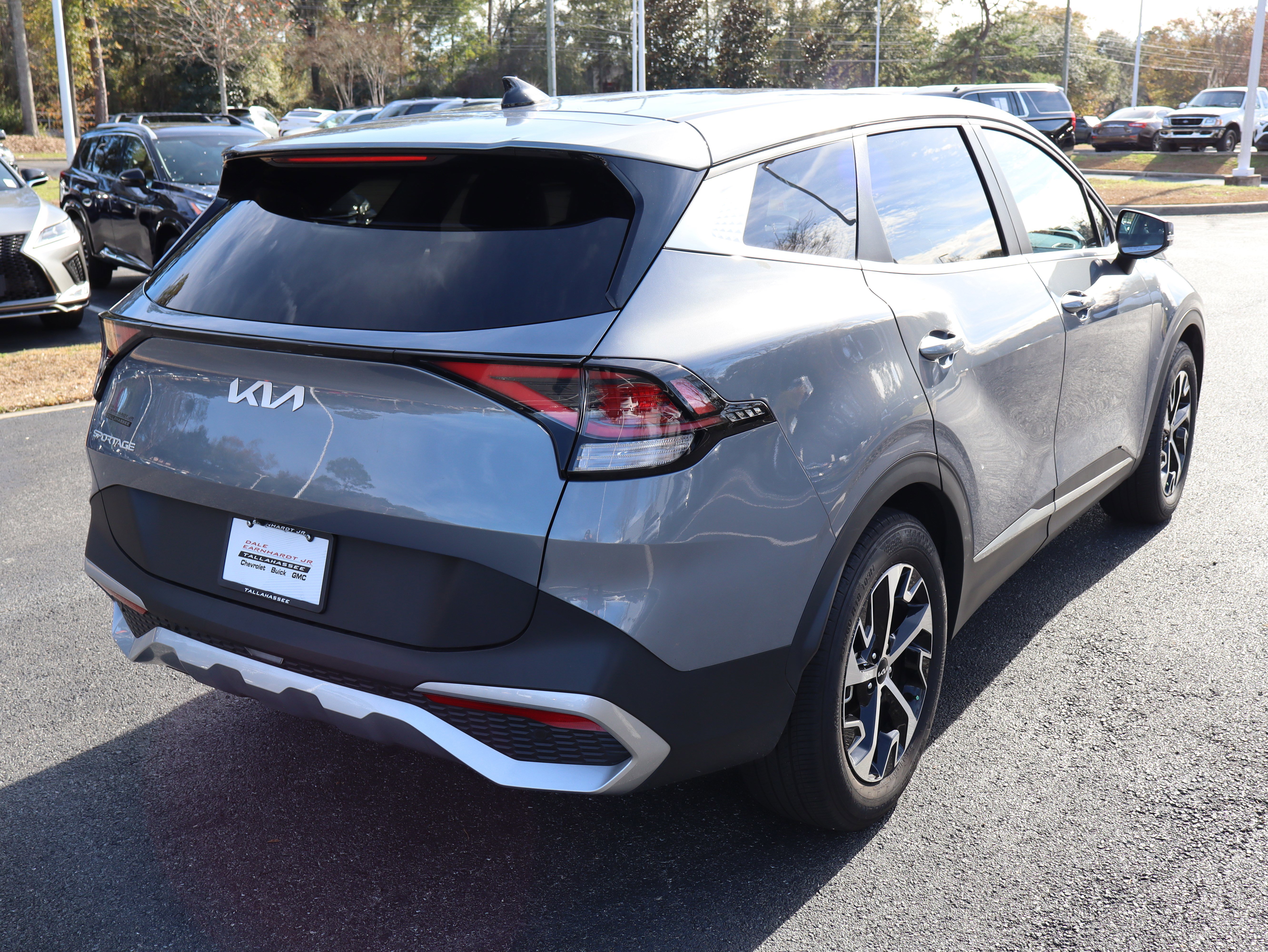 Used 2023 Kia Sportage EX image 9