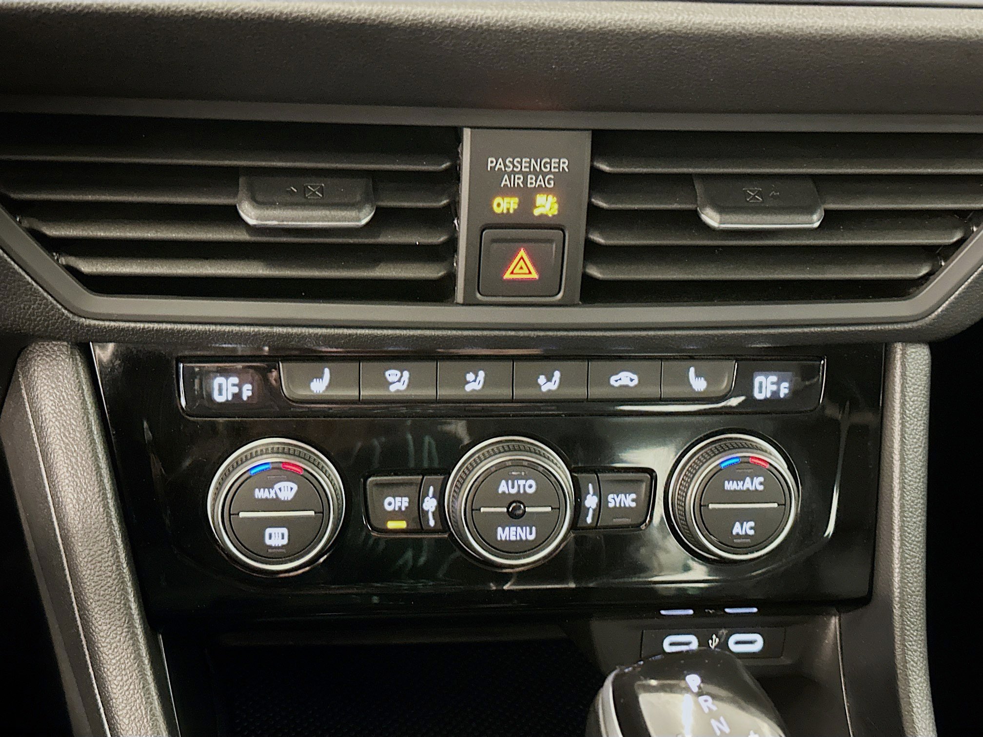 Used 2024 Volkswagen Jetta SE image 23