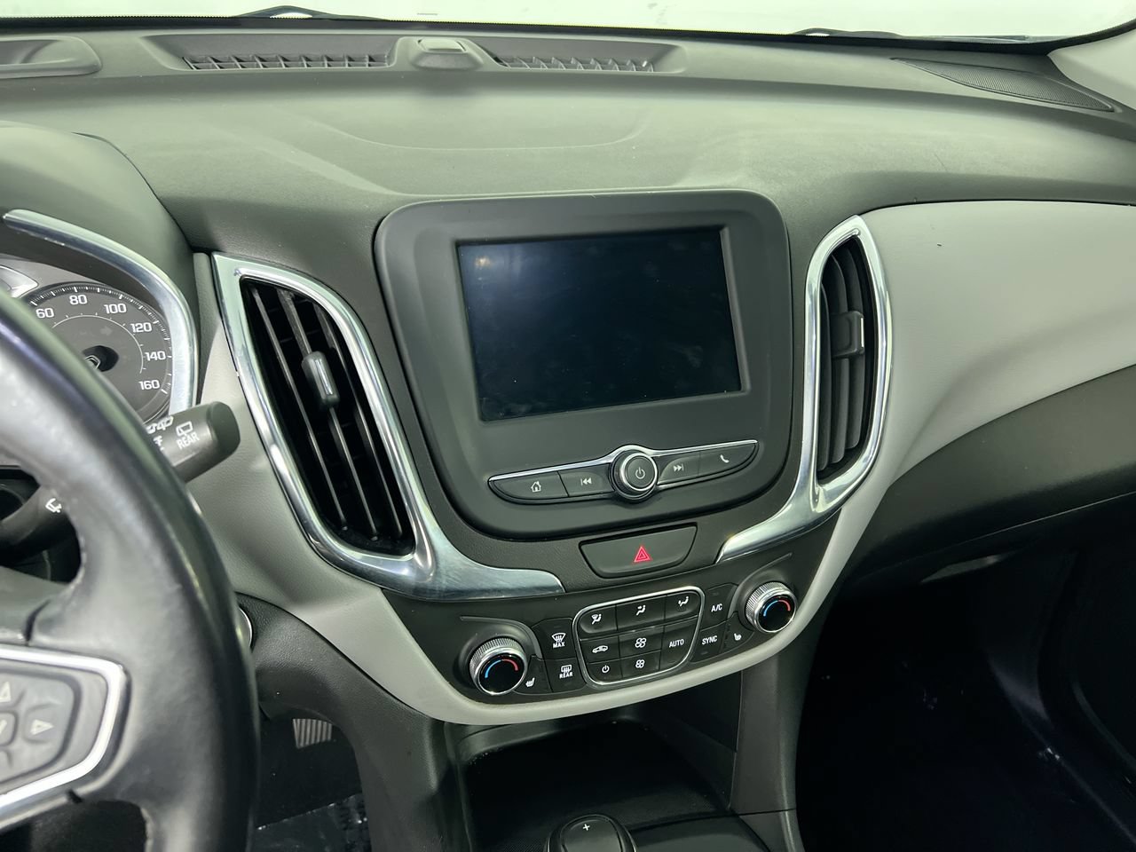 Used 2020 Chevrolet Equinox LT FWD image 22