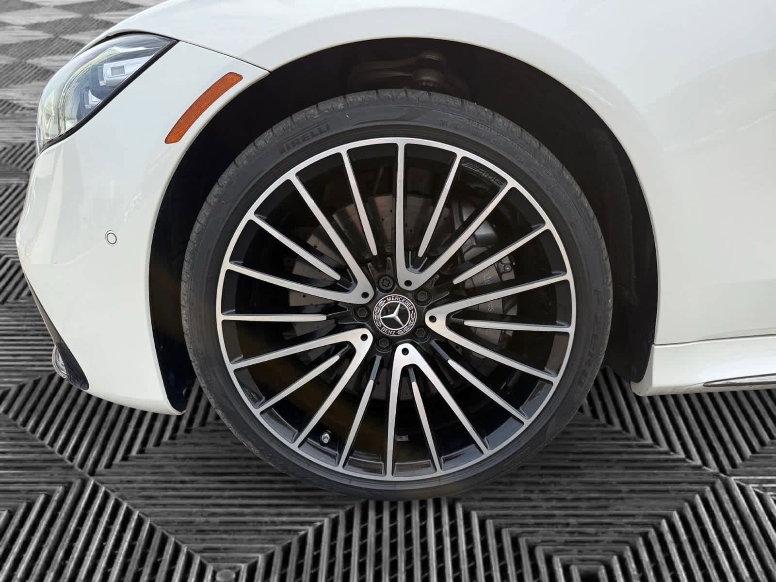 Certified 2023 Mercedes-Benz S 500 4MATIC image 9