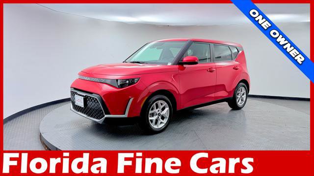 Used 2023 Kia Soul LX w/ Option Group 015 FWD image 1