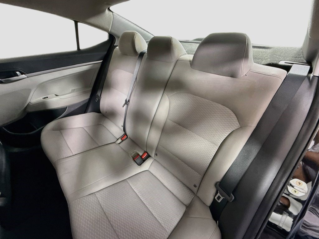 Used 2020 Hyundai Elantra SE FWD image 23