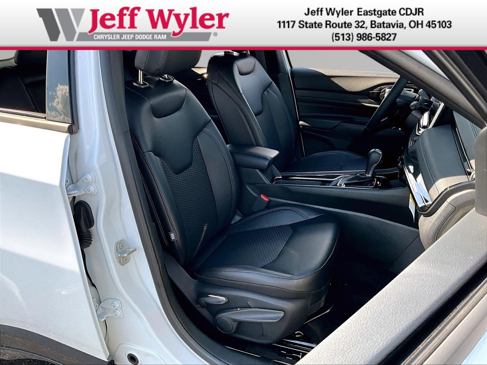 New 2026 Jeep Compass Latitude AWD/4WD image 18