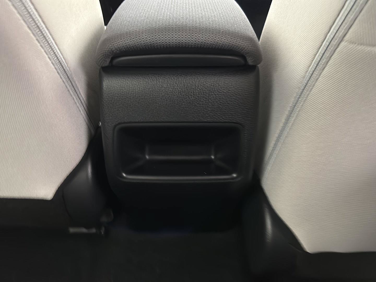 Used 2020 Toyota Corolla LE w/ LE Convenience Package FWD image 18