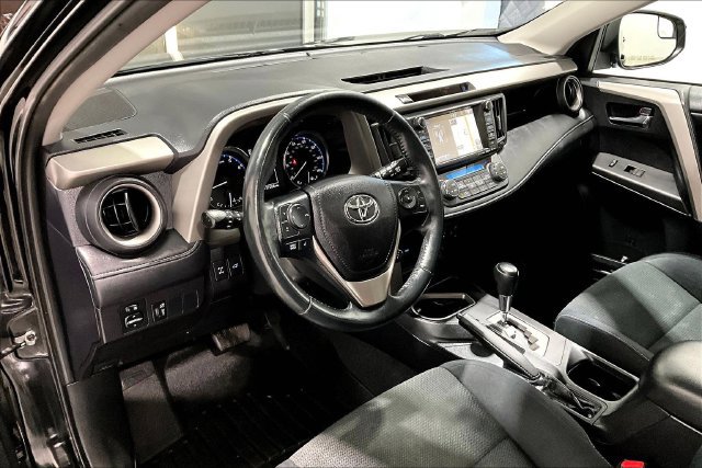 Used 2016 Toyota RAV4 XLE AWD/4WD image 21