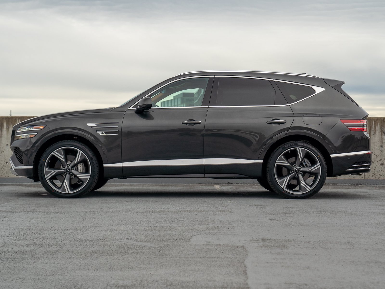 Used 2025 Genesis GV80 3.5T Prestige AWD/4WD image 3