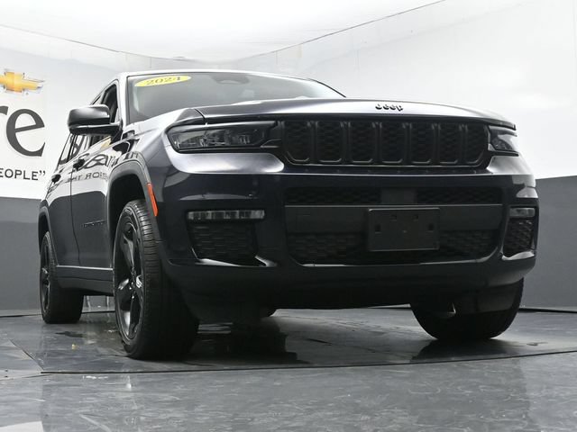 Used 2024 Jeep Grand Cherokee L Limited w/ Black Appearance Package AWD/4WD image 3