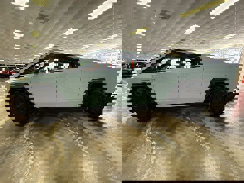 Used 2024 Tesla Cybertruck AWD Crew Cab image 7