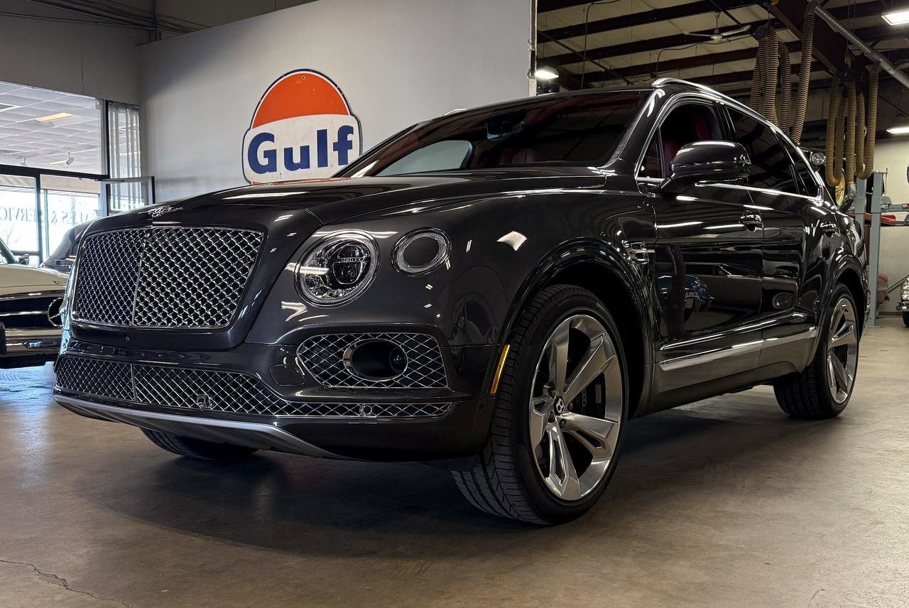 Used 2018 Bentley Bentayga image 8