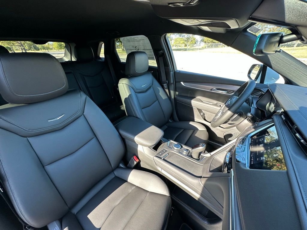 New 2026 Cadillac XT5 Luxury FWD image 8
