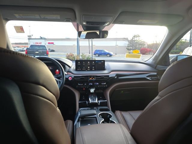 Used 2023 Acura MDX SH-AWD w/ Technology Package image 14