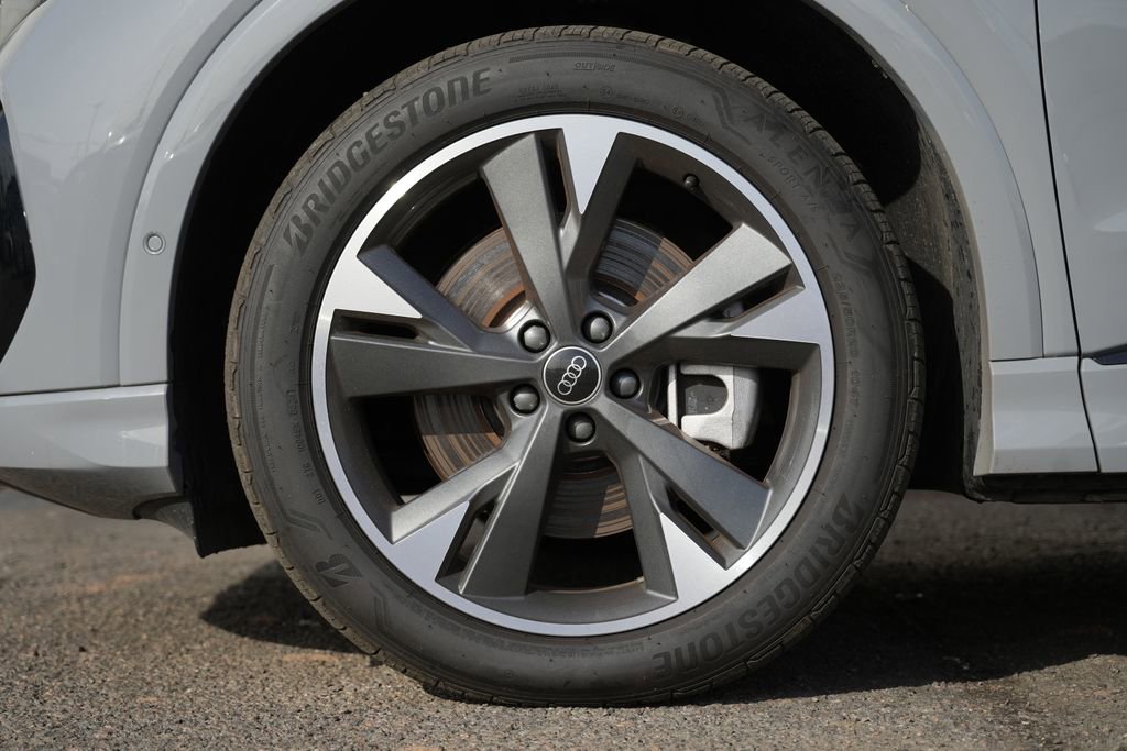 Used 2024 Audi Q4 e-tron Premium Plus w/ Premium Plus image 13