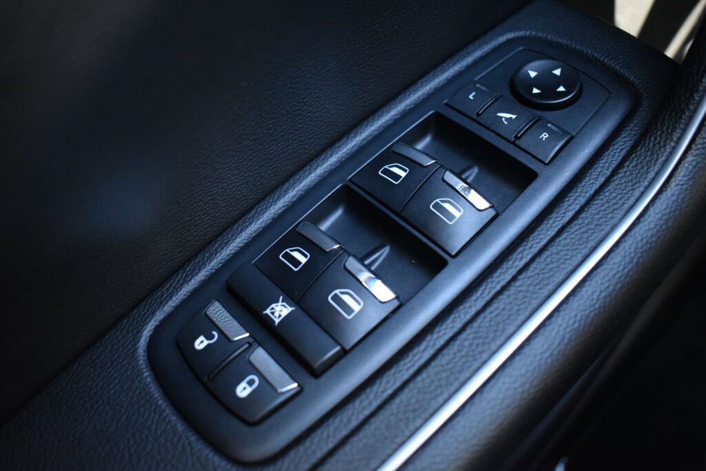 Used 2020 Maserati Levante 3.0L image 15