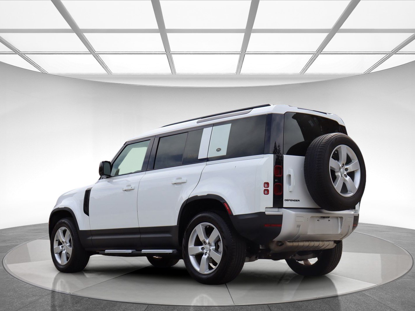 Used 2023 Land Rover Defender 110 S AWD/4WD image 8