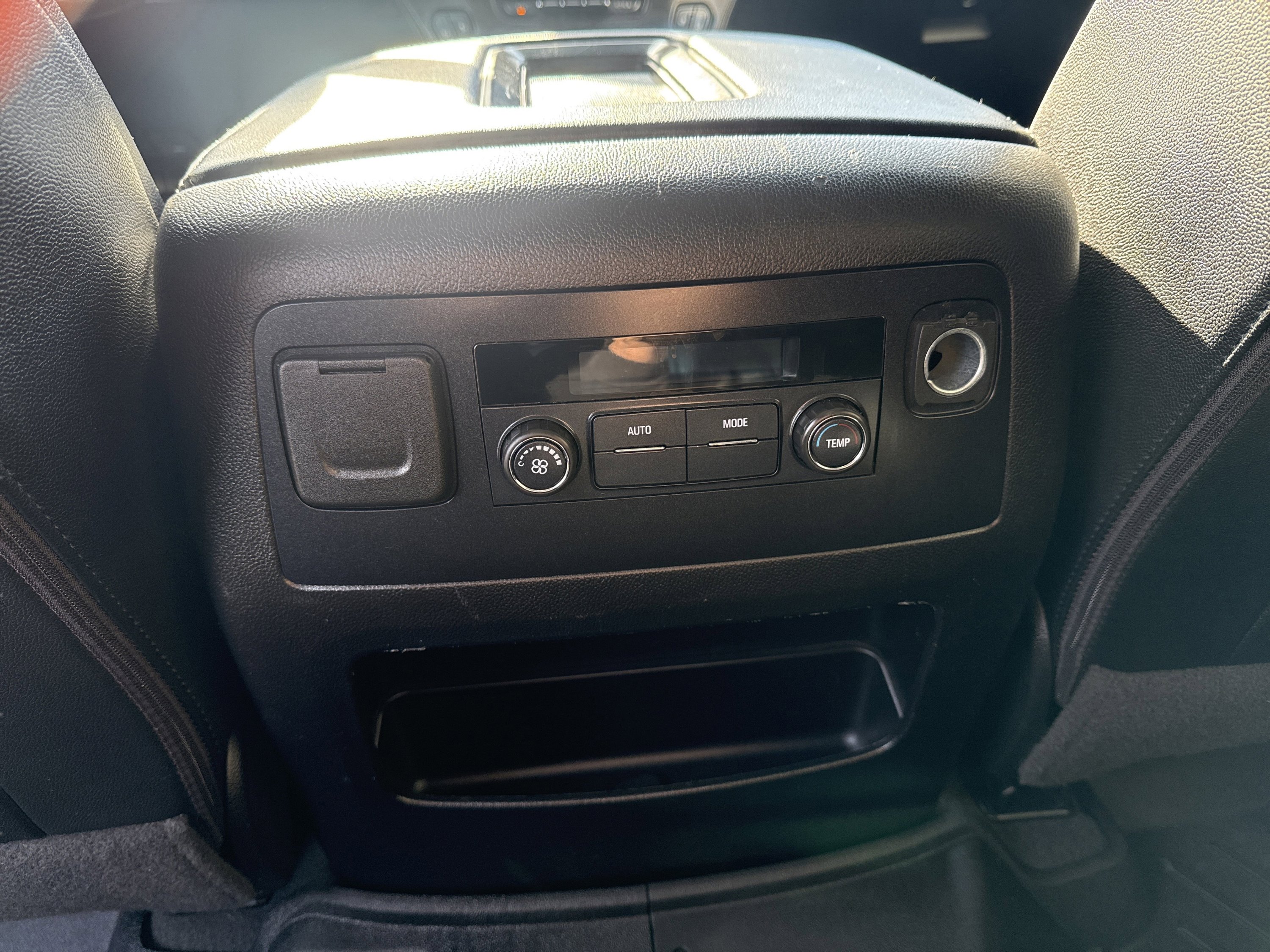 Used 2019 Chevrolet Suburban LT image 15