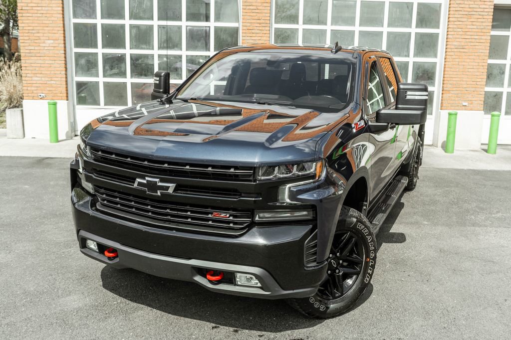 Used 2021 Chevrolet Silverado 1500 LT Trail Boss w/ Convenience Package II AWD/4WD image 2