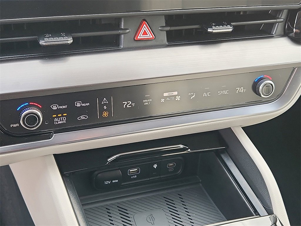 Certified 2025 Kia Sportage EX image 16