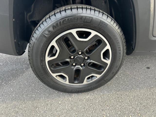 Used 2016 Jeep Renegade Trailhawk image 13