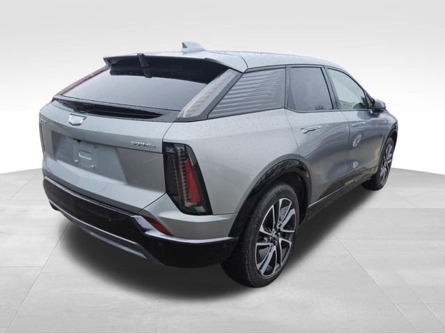 Used 2025 Cadillac Optiq Sport 2 w/ LPO, Floor Liner Package image 4