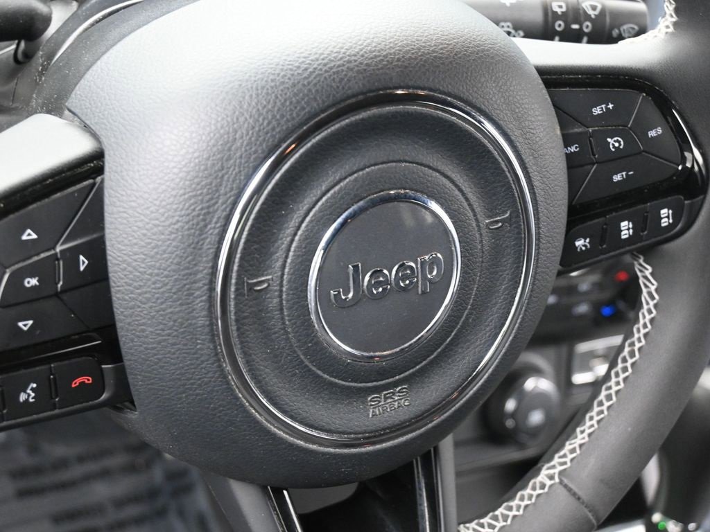 Used 2021 Jeep Renegade Latitude w/ Luxury Group II image 12
