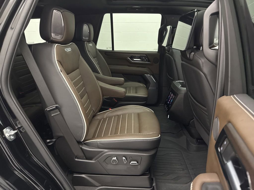 Used 2025 GMC Yukon Denali Ultimate AWD/4WD image 79