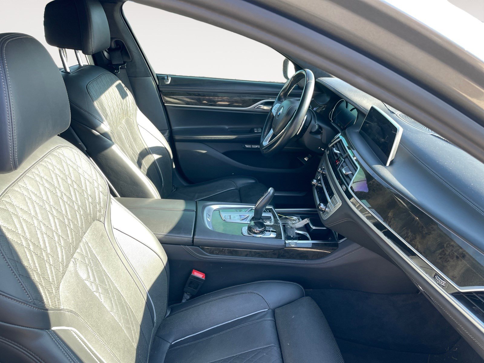 Used 2018 BMW 750i xDrive image 20