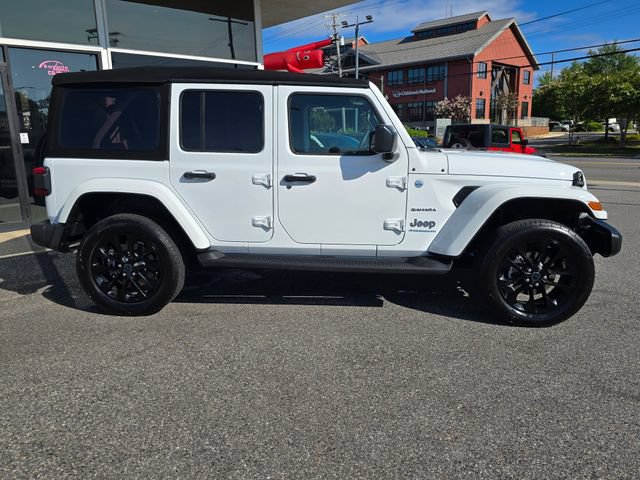 Used 2024 Jeep Wrangler Unlimited Sahara w/ Technology Group AWD/4WD image 39