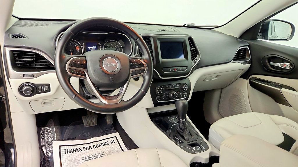 Used 2021 Jeep Cherokee Latitude Plus FWD image 12