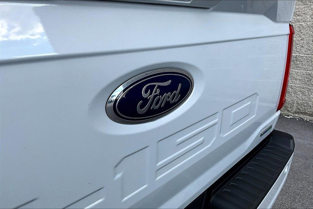 Certified 2022 Ford F150 XLT w/ Equipment Group 302A High image 30