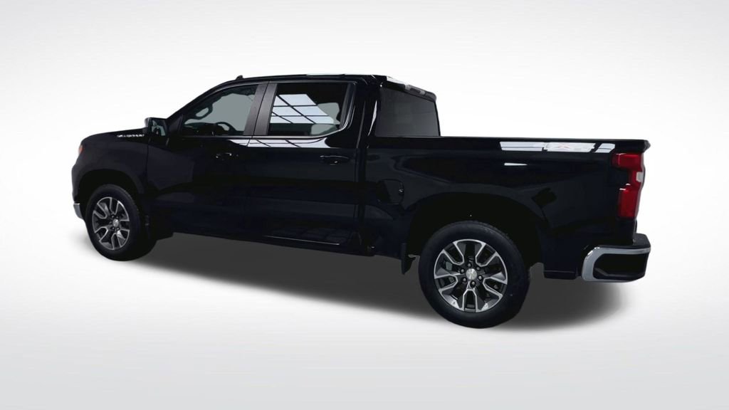 Used 2022 Chevrolet Silverado 1500 LT AWD/4WD image 9