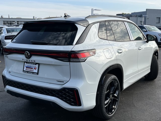 New 2026 Volkswagen Tiguan SE R-Line AWD/4WD image 13