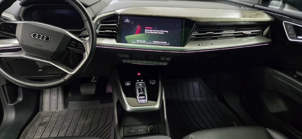 Used 2023 Audi Q4 e-tron Prestige AWD/4WD image 10