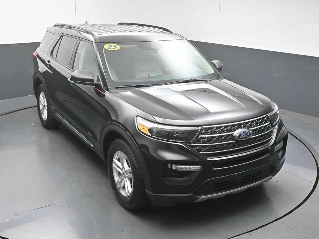 Used 2023 Ford Explorer XLT w/ Equipment Group 202A RWD image 42