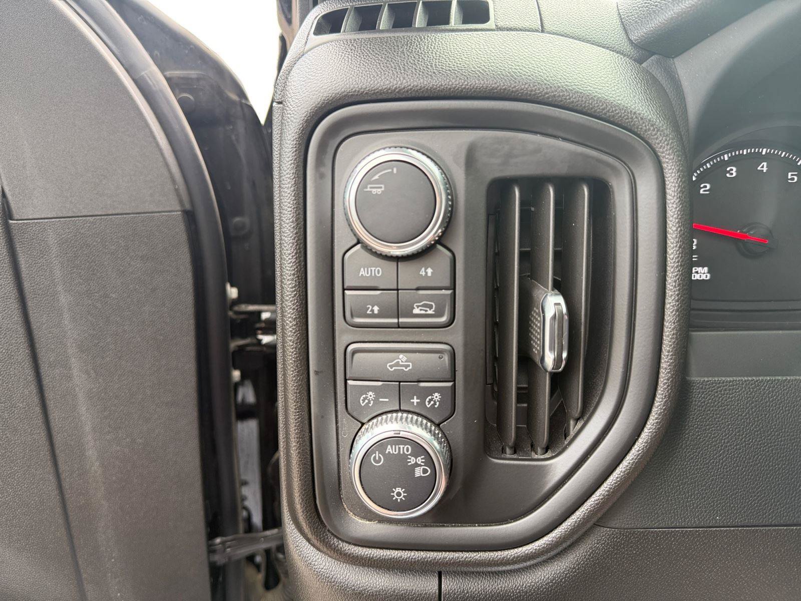 Used 2024 GMC Sierra 1500 Pro w/ Graphite Edition AWD/4WD image 17