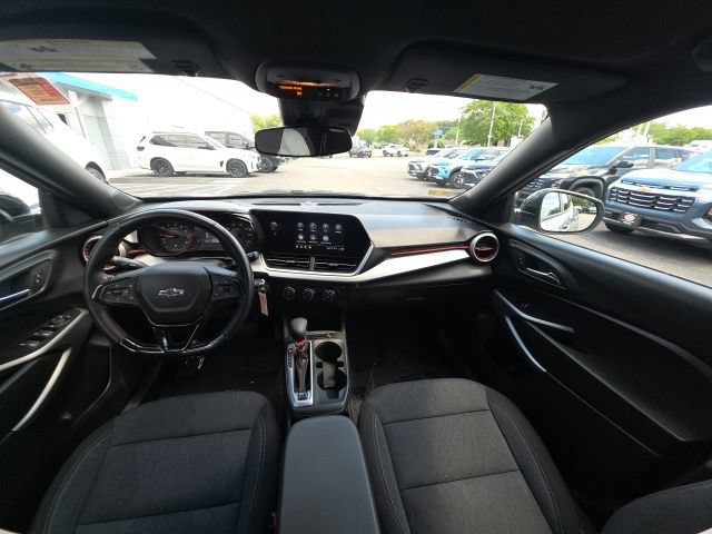 Used 2024 Chevrolet Trax RS FWD image 13