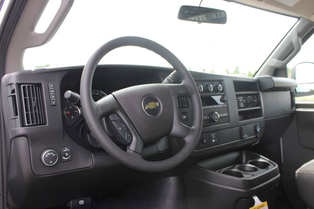 New 2026 Chevrolet Express 3500 Extended RWD image 19